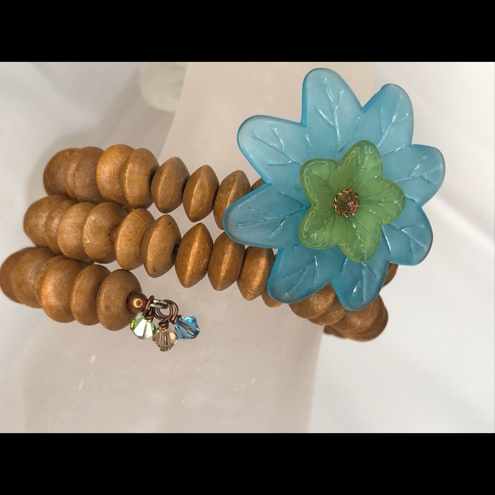 Handcrafted memory wire bracelet, wood